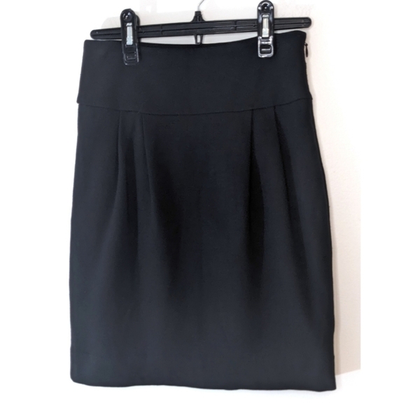 Club Monaco Dresses & Skirts - Club Monaco Black Pleated Pencil Skirt 0